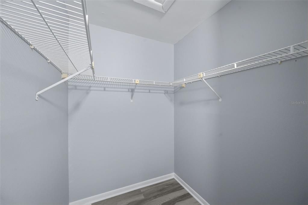 Active With Contract: $184,900 (2 beds, 2 baths, 1038 Square Feet)