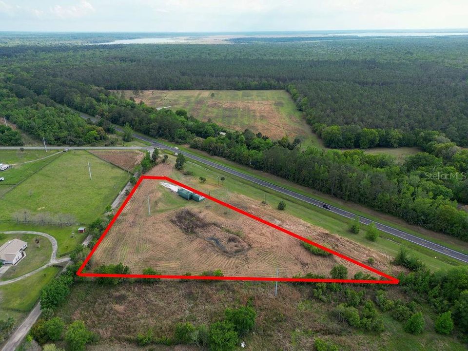 待售: $280,000 (3.32 acres)