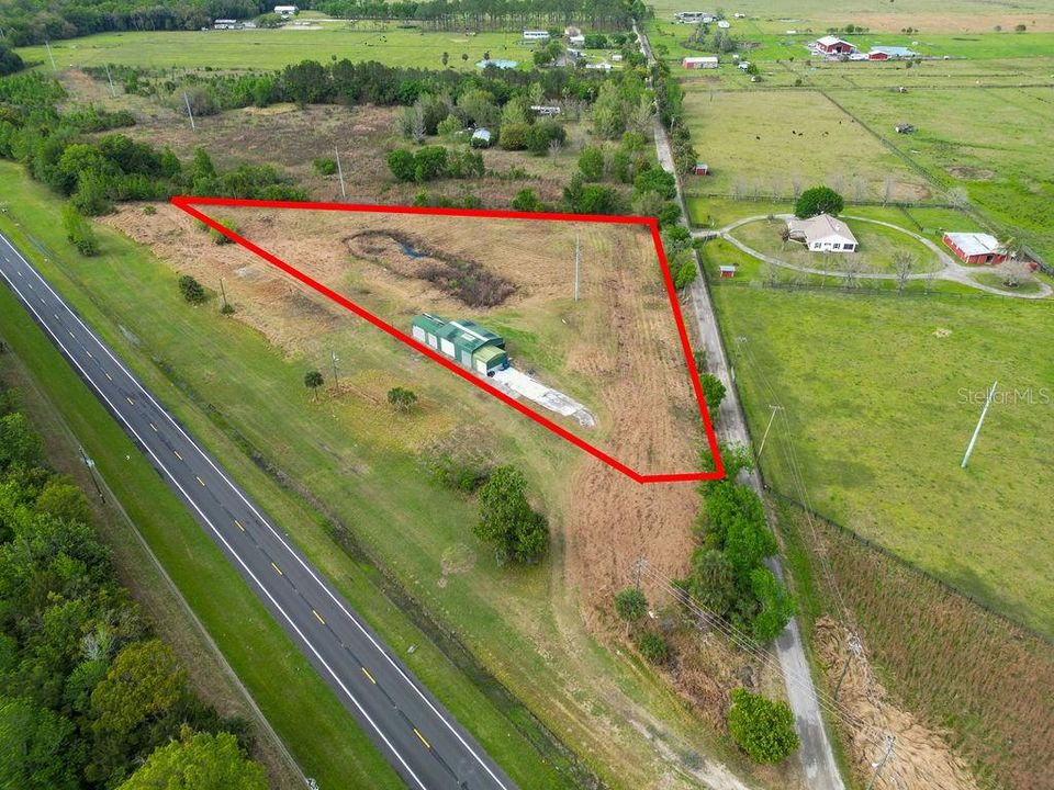 待售: $280,000 (3.32 acres)