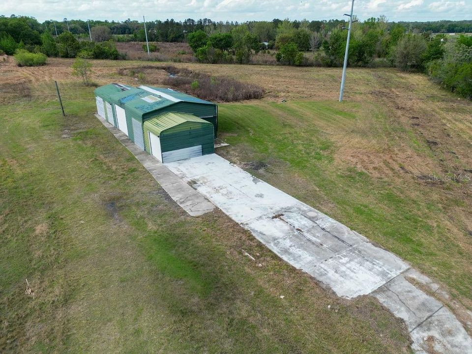 待售: $280,000 (3.32 acres)