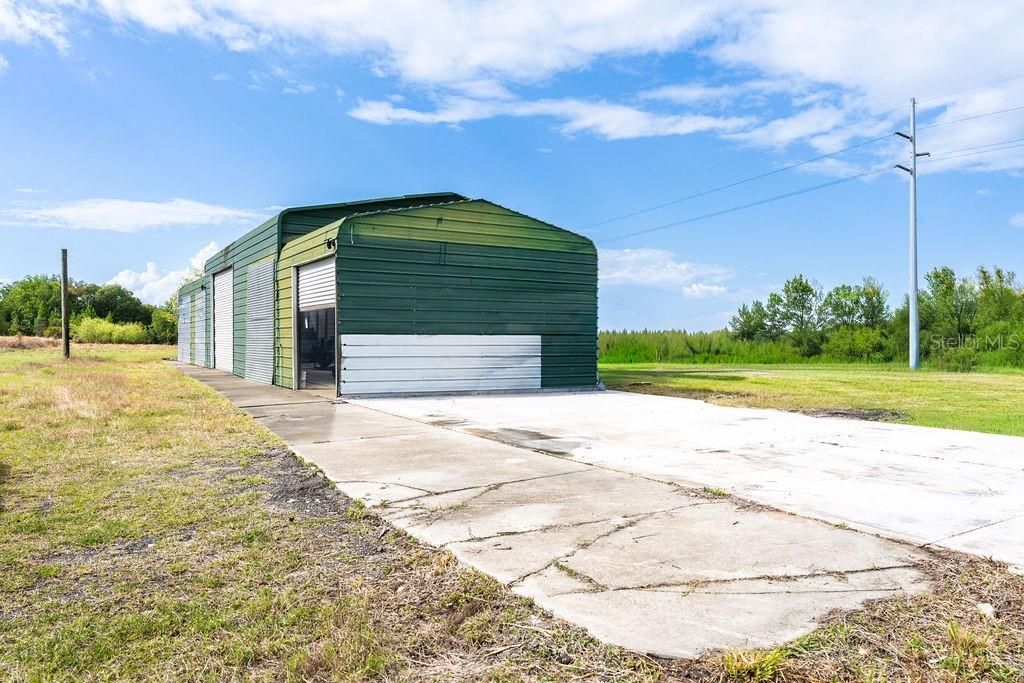 待售: $280,000 (3.32 acres)