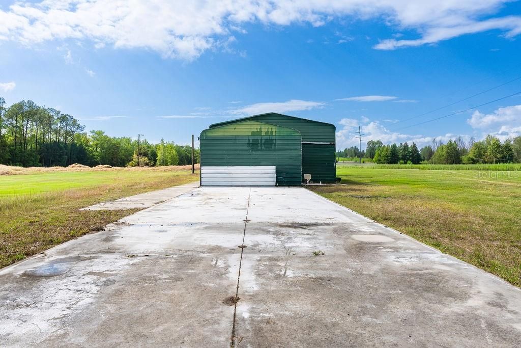 待售: $280,000 (3.32 acres)