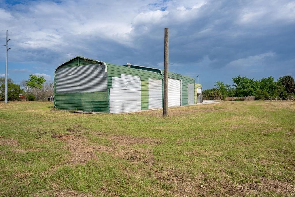 待售: $280,000 (3.32 acres)