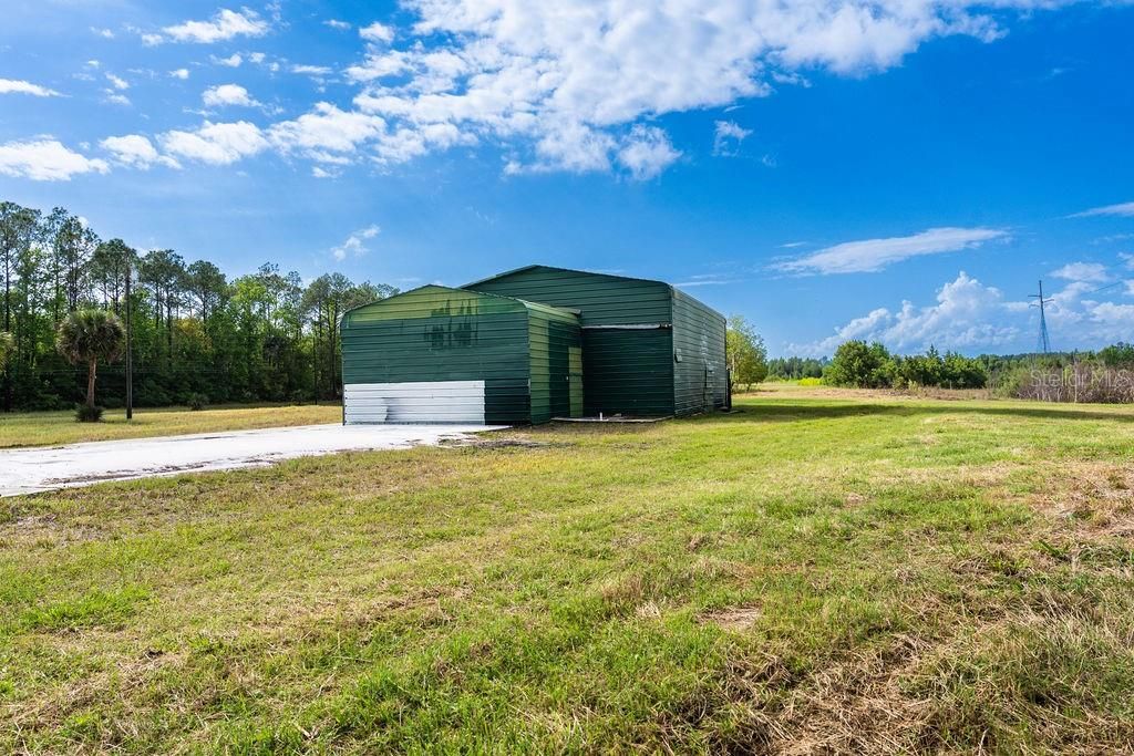 待售: $280,000 (3.32 acres)