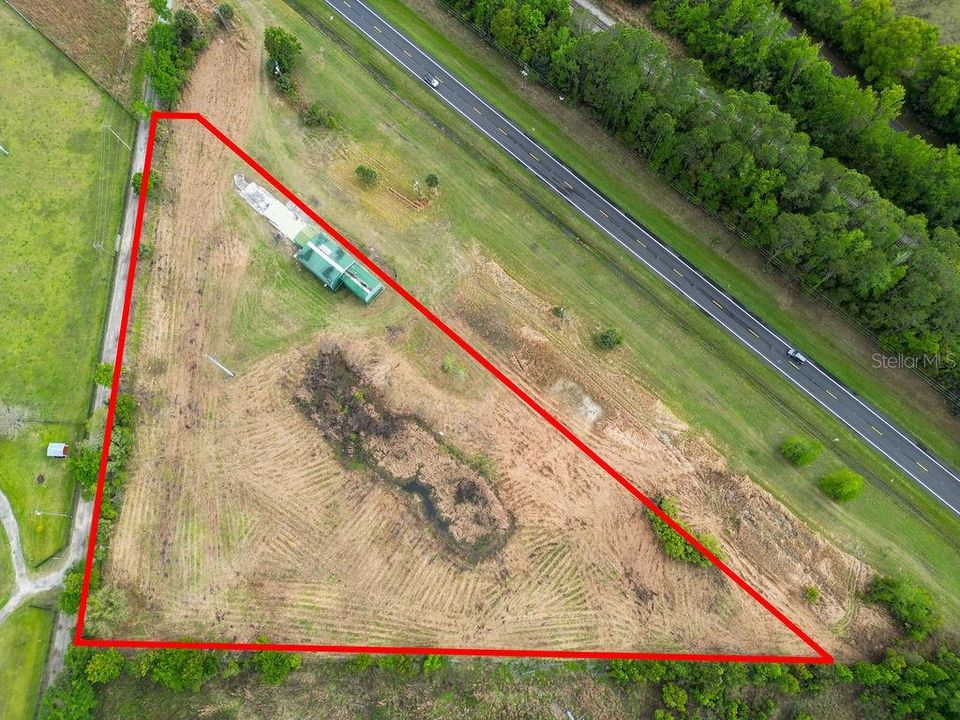 待售: $280,000 (3.32 acres)