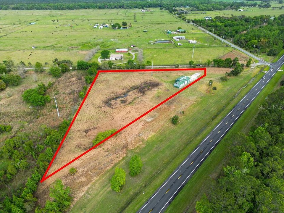 待售: $280,000 (3.32 acres)