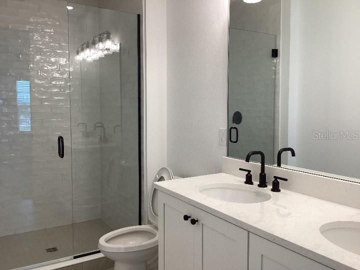 Active With Contract: $561,738 (3 beds, 2 baths, 1649 Square Feet)