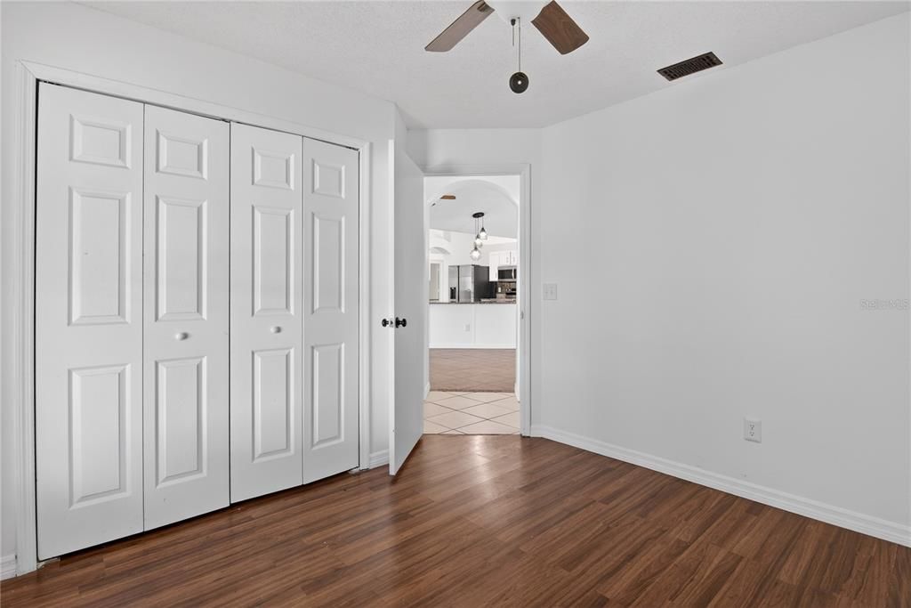 На продажу: $389,990 (3 спален, 2 ванн, 1626 Квадратных фут)