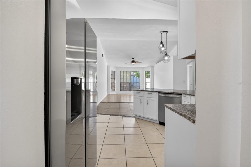 На продажу: $389,990 (3 спален, 2 ванн, 1626 Квадратных фут)