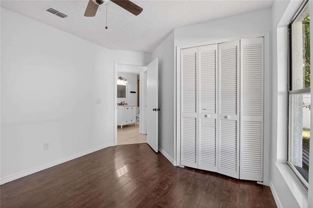 На продажу: $389,990 (3 спален, 2 ванн, 1626 Квадратных фут)