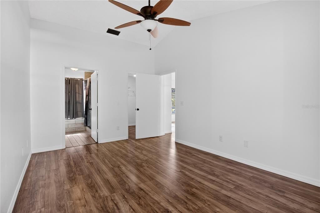 На продажу: $389,990 (3 спален, 2 ванн, 1626 Квадратных фут)