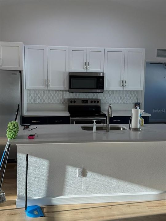 Activo con contrato: $325,000 (3 camas, 2 baños, 1367 Pies cuadrados)