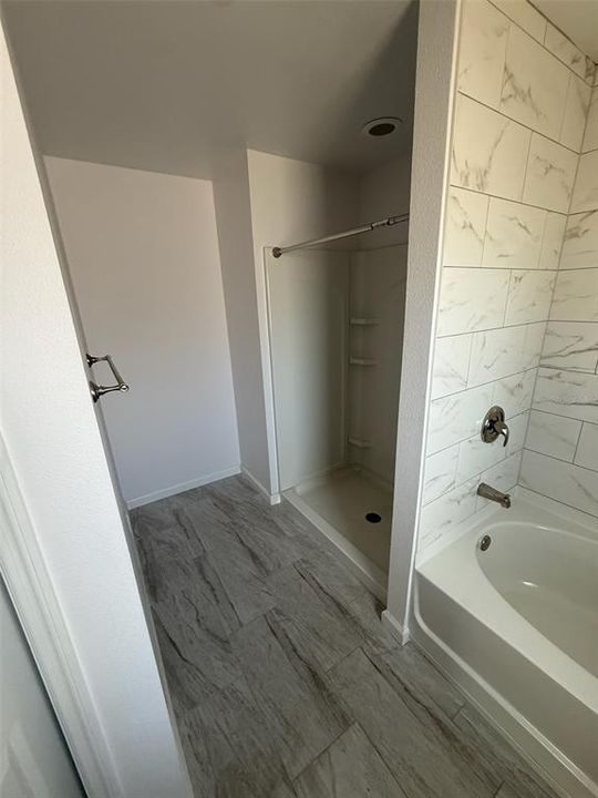 Activo con contrato: $325,000 (3 camas, 2 baños, 1367 Pies cuadrados)
