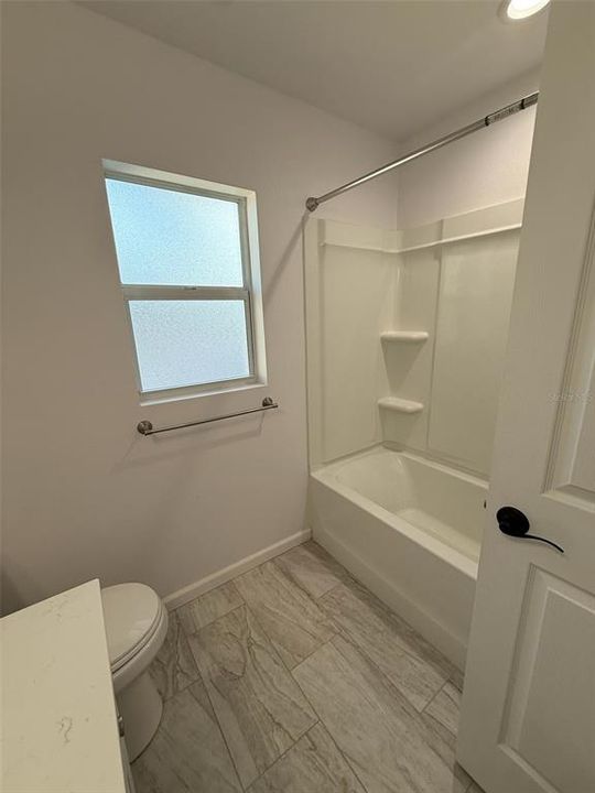 Activo con contrato: $325,000 (3 camas, 2 baños, 1367 Pies cuadrados)