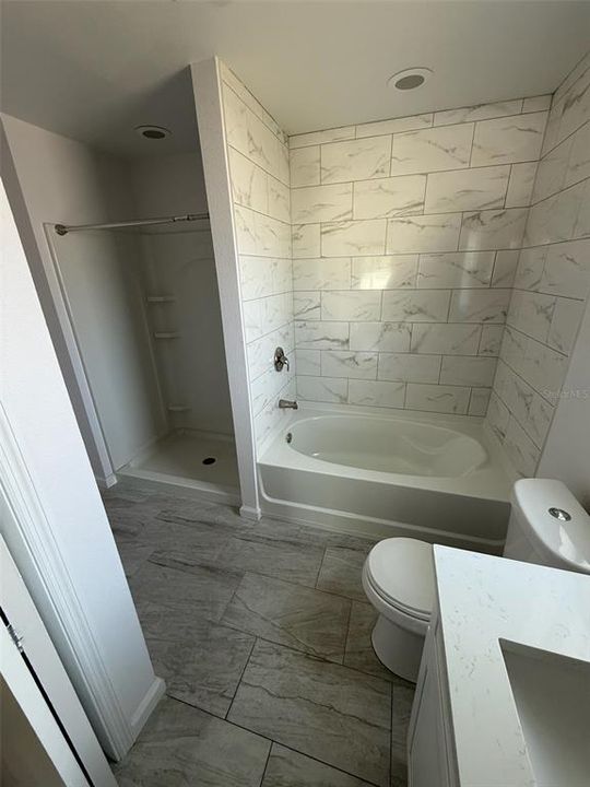 Activo con contrato: $325,000 (3 camas, 2 baños, 1367 Pies cuadrados)