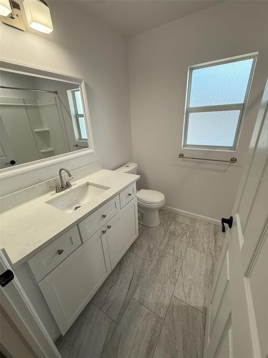 Activo con contrato: $325,000 (3 camas, 2 baños, 1367 Pies cuadrados)