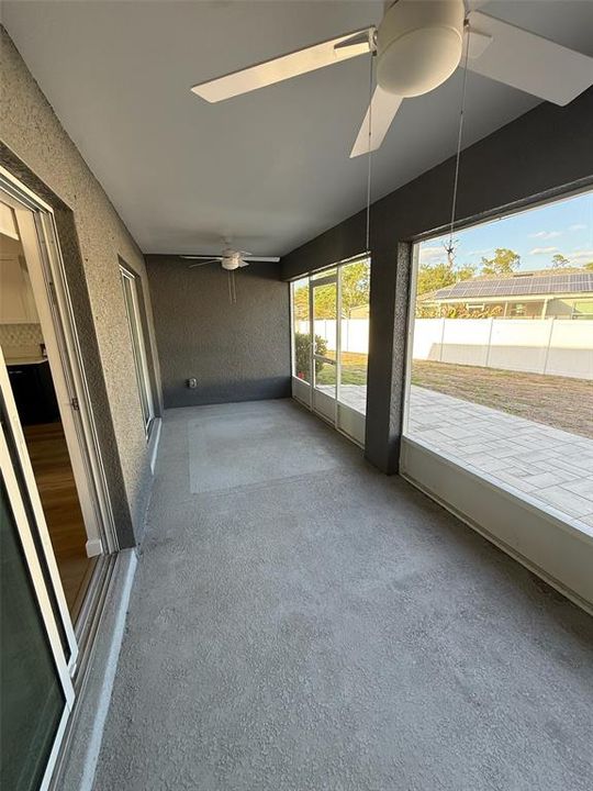Activo con contrato: $325,000 (3 camas, 2 baños, 1367 Pies cuadrados)