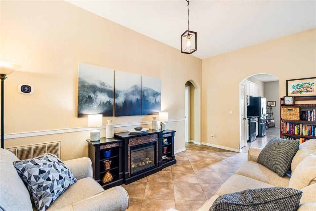 For Sale: $359,000 (3 beds, 2 baths, 1883 Square Feet)