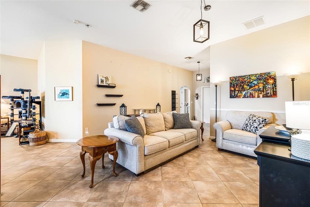For Sale: $359,000 (3 beds, 2 baths, 1883 Square Feet)
