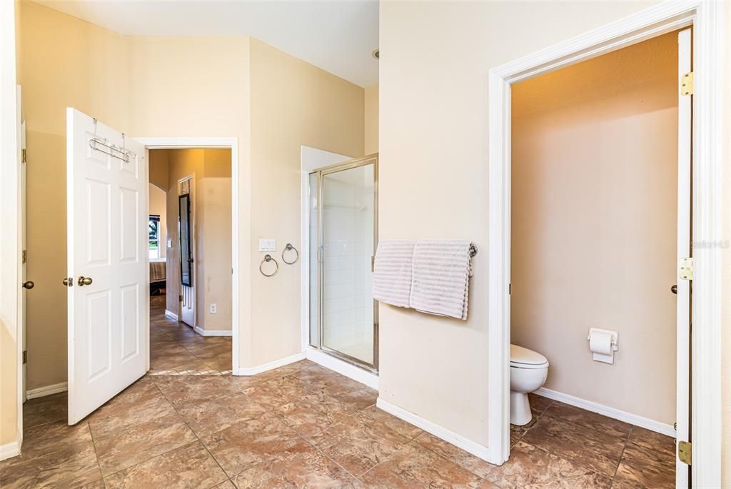 For Sale: $359,000 (3 beds, 2 baths, 1883 Square Feet)