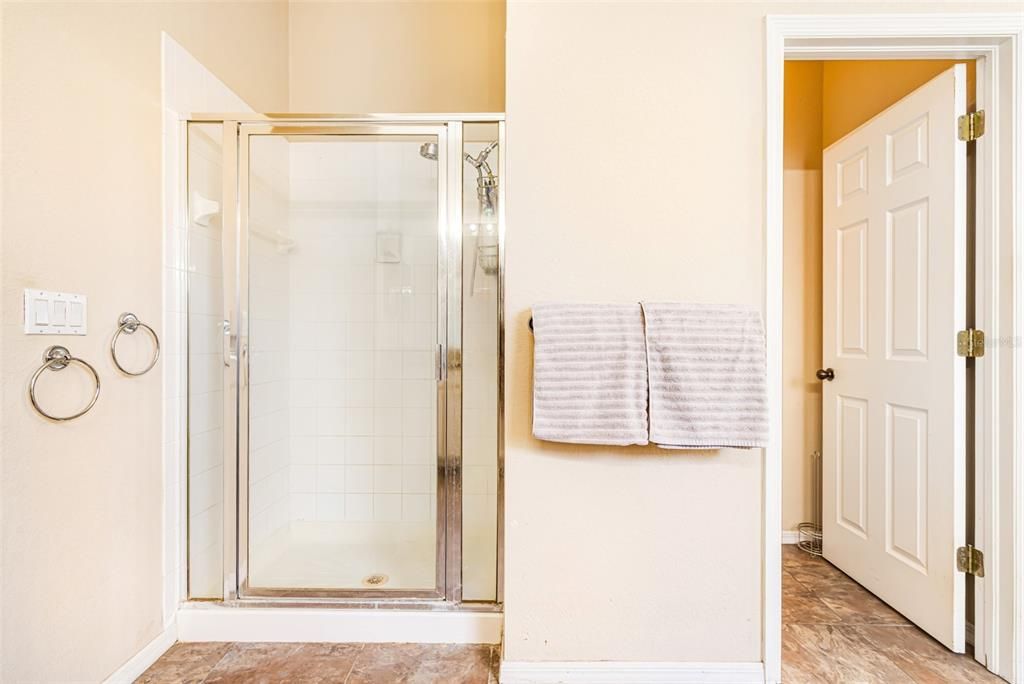 For Sale: $359,000 (3 beds, 2 baths, 1883 Square Feet)