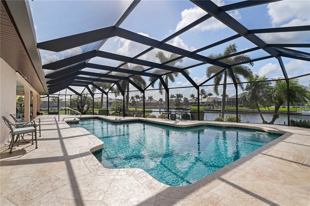 Activo con contrato: $945,000 (3 camas, 2 baños, 2373 Pies cuadrados)