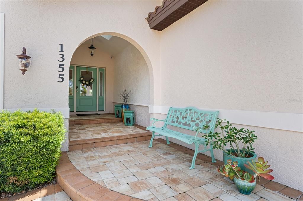 Activo con contrato: $945,000 (3 camas, 2 baños, 2373 Pies cuadrados)