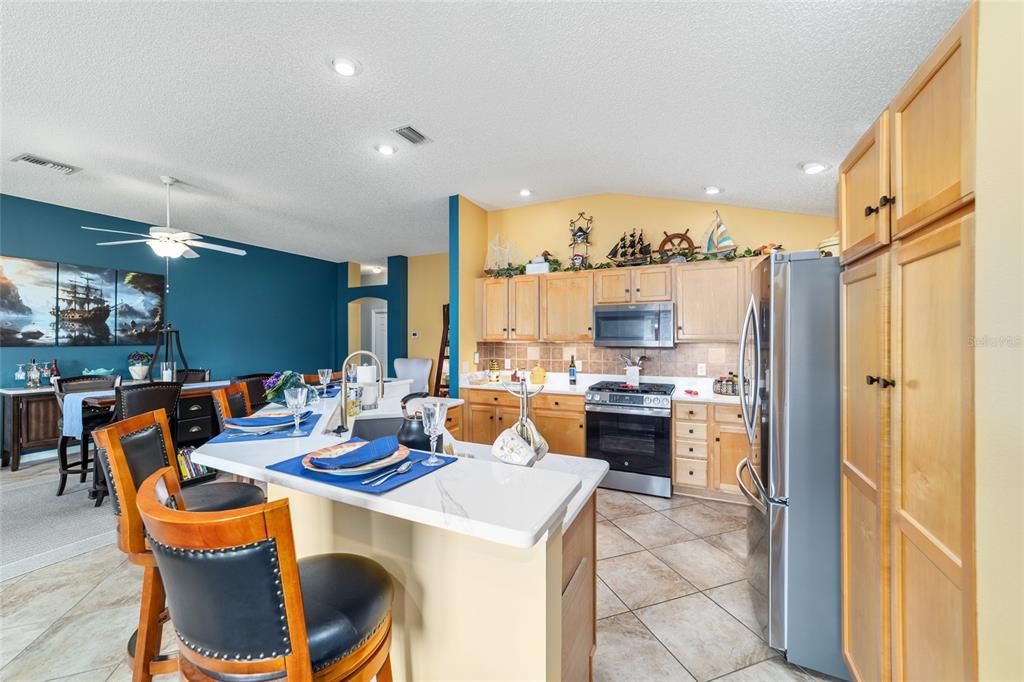 En Venta: $479,000 (3 camas, 2 baños, 2048 Pies cuadrados)