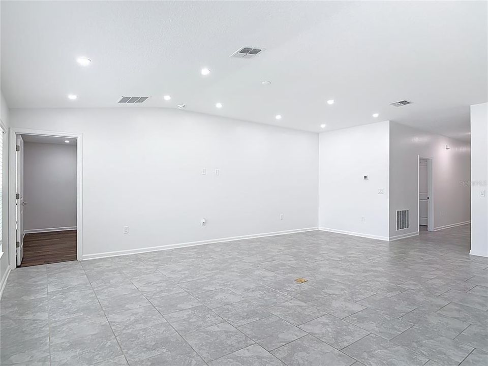 For Sale: $379,999 (4 beds, 2 baths, 1950 Square Feet)