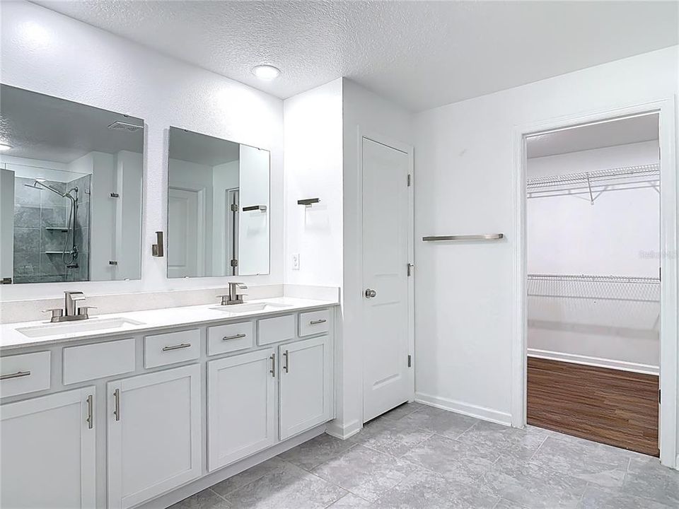 For Sale: $379,999 (4 beds, 2 baths, 1950 Square Feet)