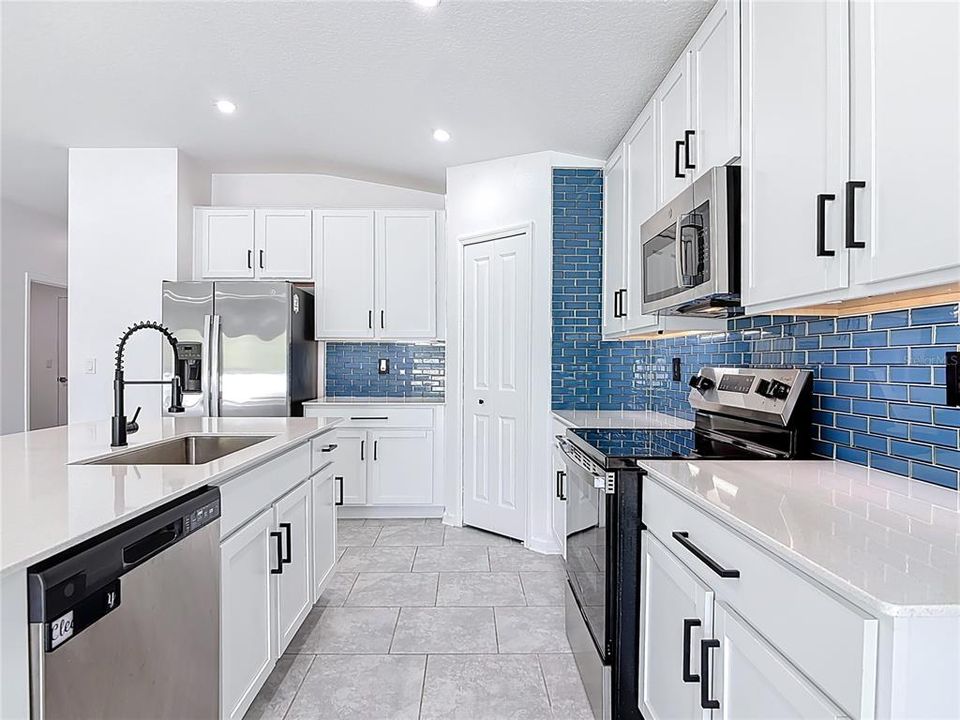 For Sale: $379,999 (4 beds, 2 baths, 1950 Square Feet)