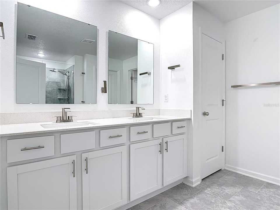 For Sale: $379,999 (4 beds, 2 baths, 1950 Square Feet)