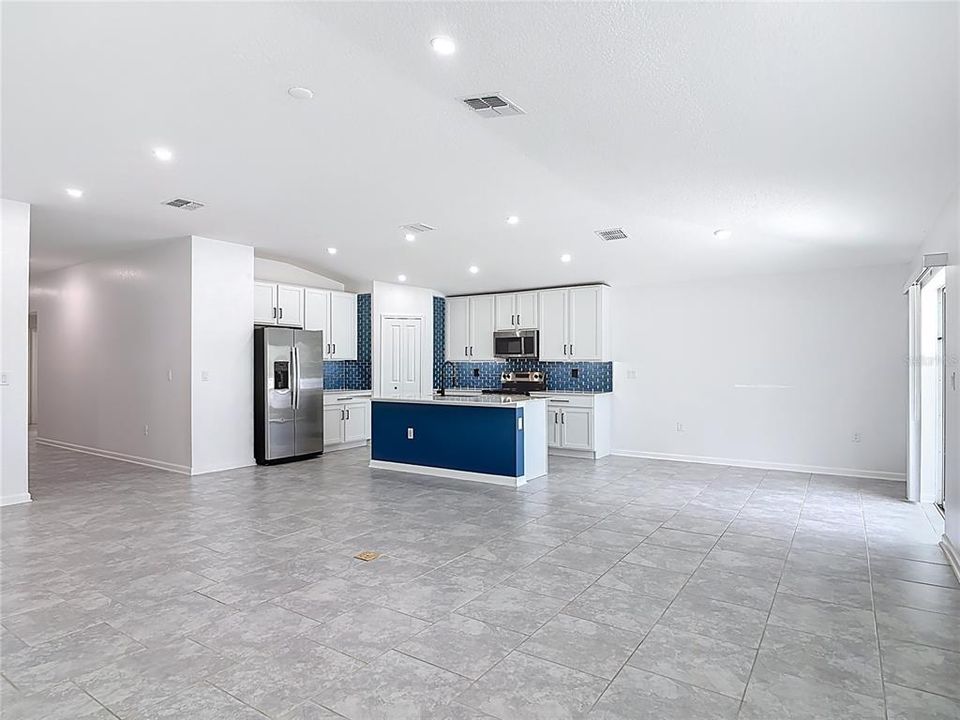 For Sale: $379,999 (4 beds, 2 baths, 1950 Square Feet)