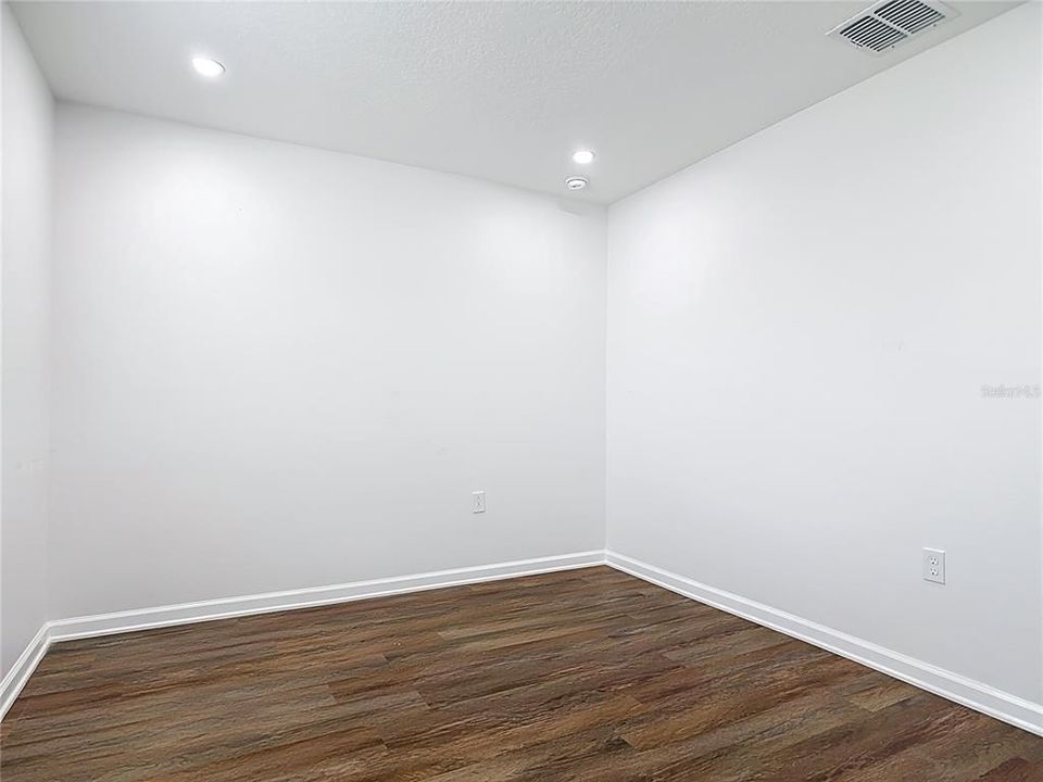 For Sale: $379,999 (4 beds, 2 baths, 1950 Square Feet)