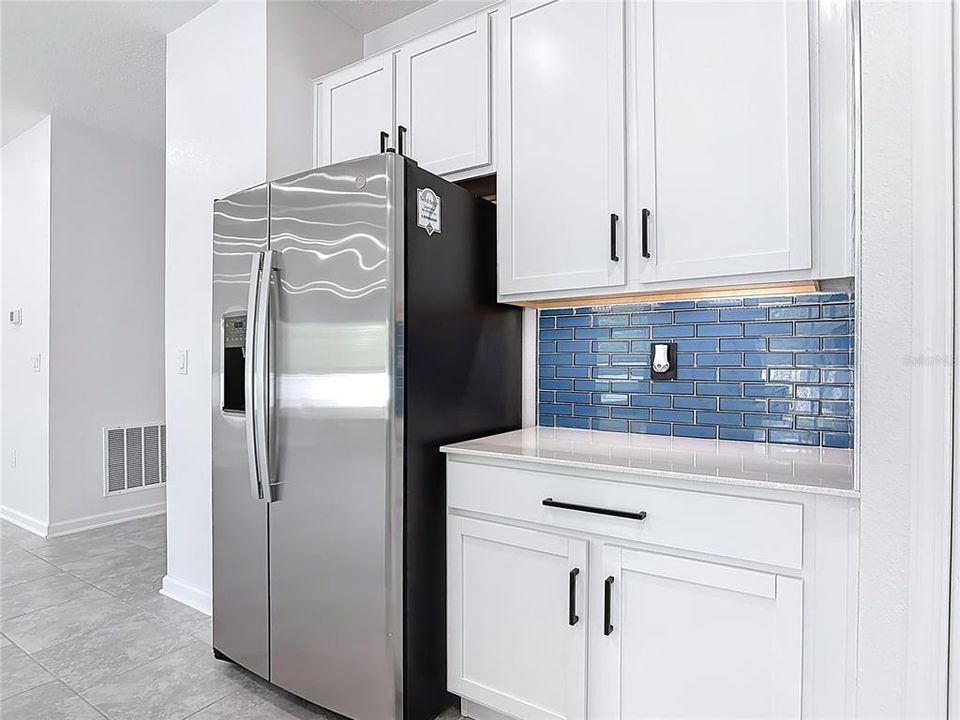 For Sale: $379,999 (4 beds, 2 baths, 1950 Square Feet)
