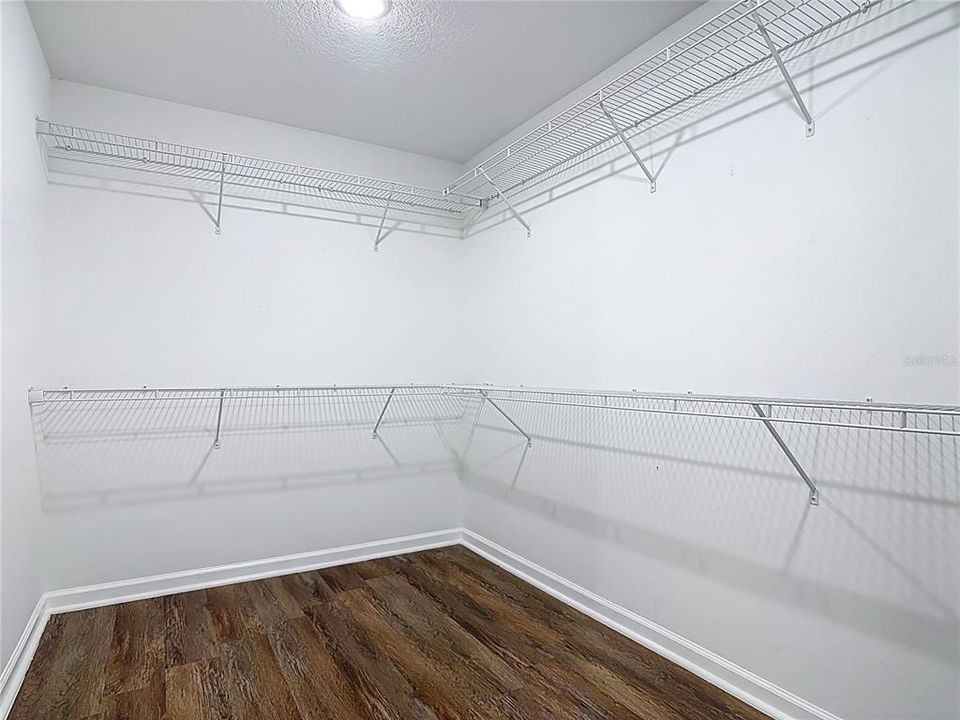 For Sale: $379,999 (4 beds, 2 baths, 1950 Square Feet)