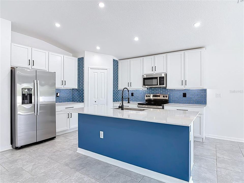 For Sale: $379,999 (4 beds, 2 baths, 1950 Square Feet)