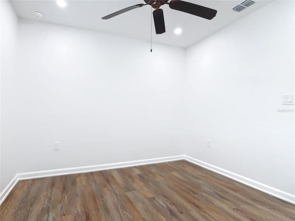 For Sale: $379,999 (4 beds, 2 baths, 1950 Square Feet)
