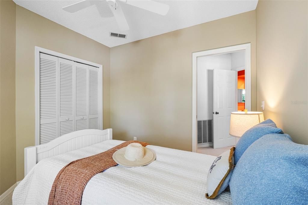 En Venta: $399,000 (3 camas, 2 baños, 1445 Pies cuadrados)