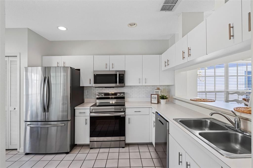 En Venta: $399,000 (3 camas, 2 baños, 1445 Pies cuadrados)