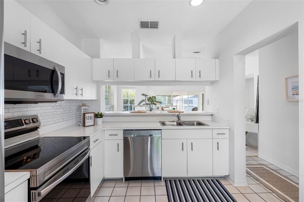 En Venta: $399,000 (3 camas, 2 baños, 1445 Pies cuadrados)