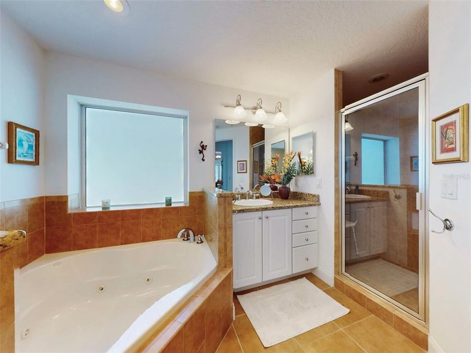 En Venta: $1,387,000 (3 camas, 3 baños, 2200 Pies cuadrados)