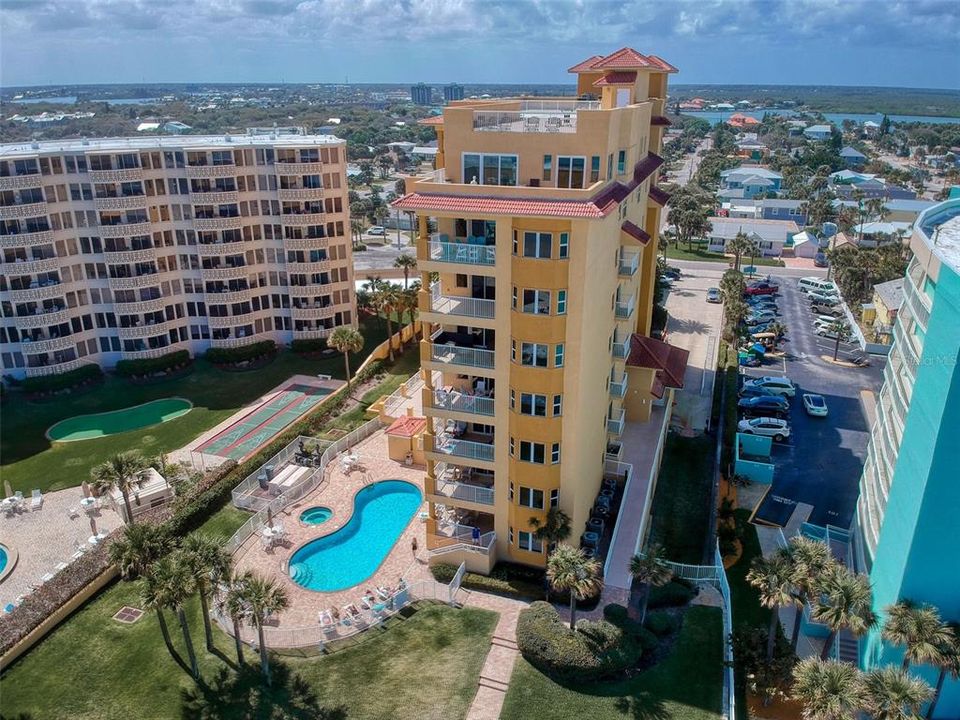 En Venta: $1,387,000 (3 camas, 3 baños, 2200 Pies cuadrados)