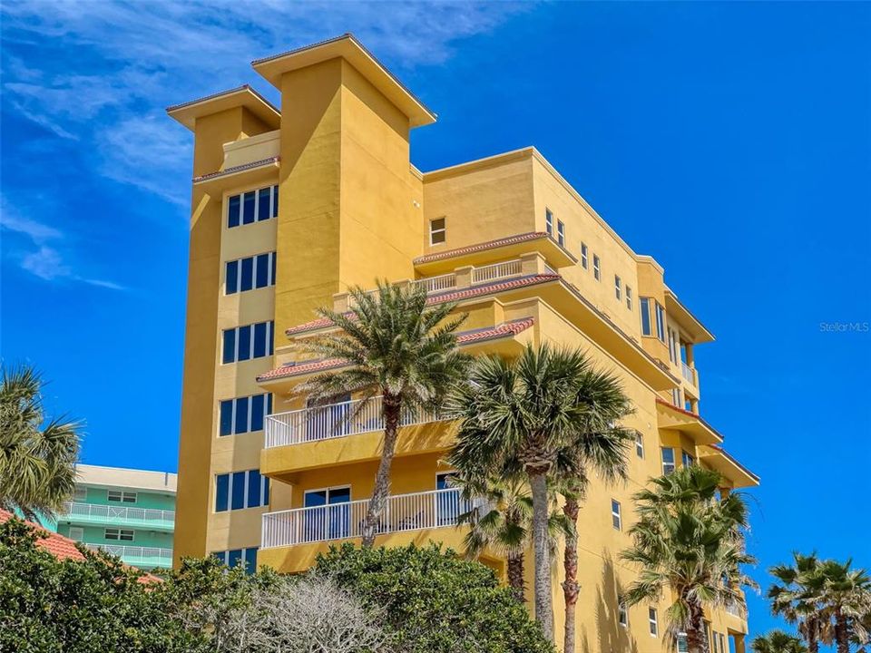 En Venta: $1,387,000 (3 camas, 3 baños, 2200 Pies cuadrados)