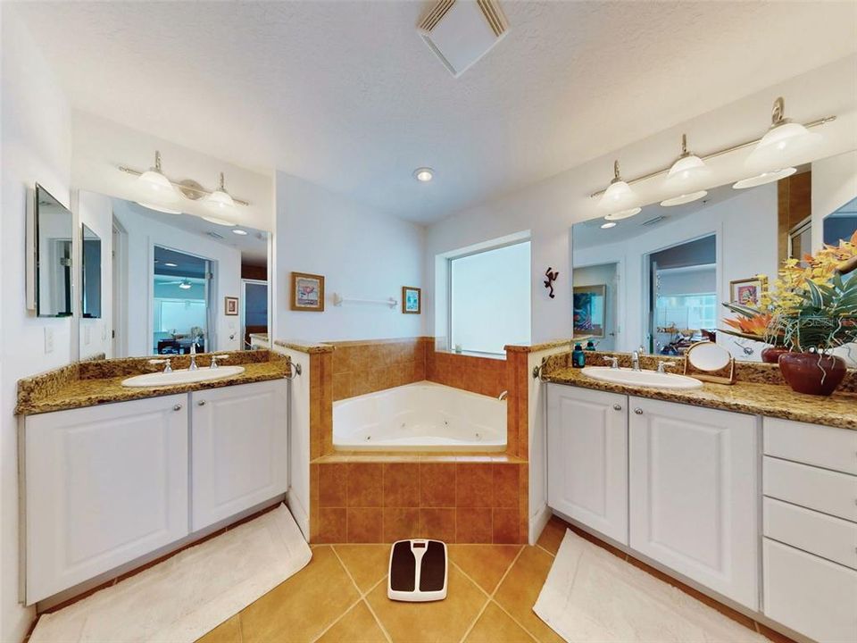 En Venta: $1,387,000 (3 camas, 3 baños, 2200 Pies cuadrados)