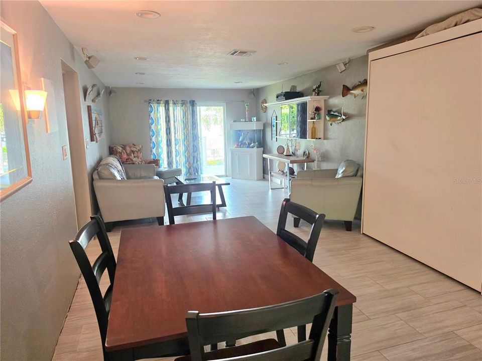 For Sale: $109,300 (1 beds, 1 baths, 838 Square Feet)
