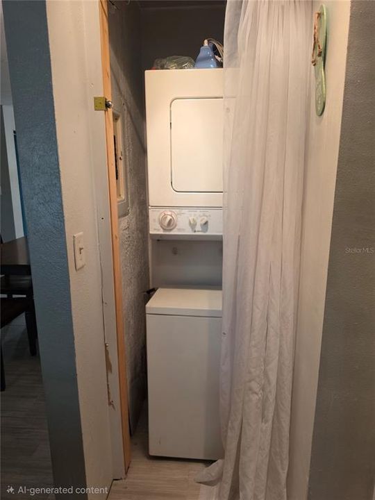 For Sale: $109,300 (1 beds, 1 baths, 838 Square Feet)