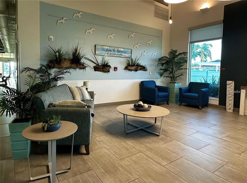 На продажу: $99,900 (2 спален, 2 ванн, 1152 Квадратных фут)