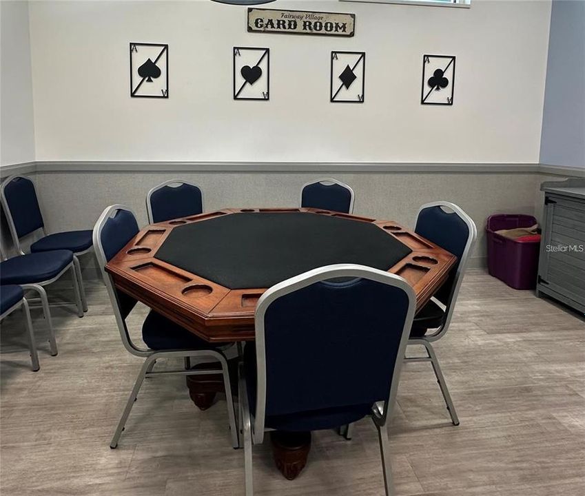 На продажу: $99,900 (2 спален, 2 ванн, 1152 Квадратных фут)