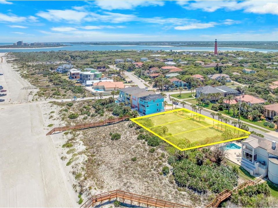 На продажу: $3,250,000 (0.20 acres)